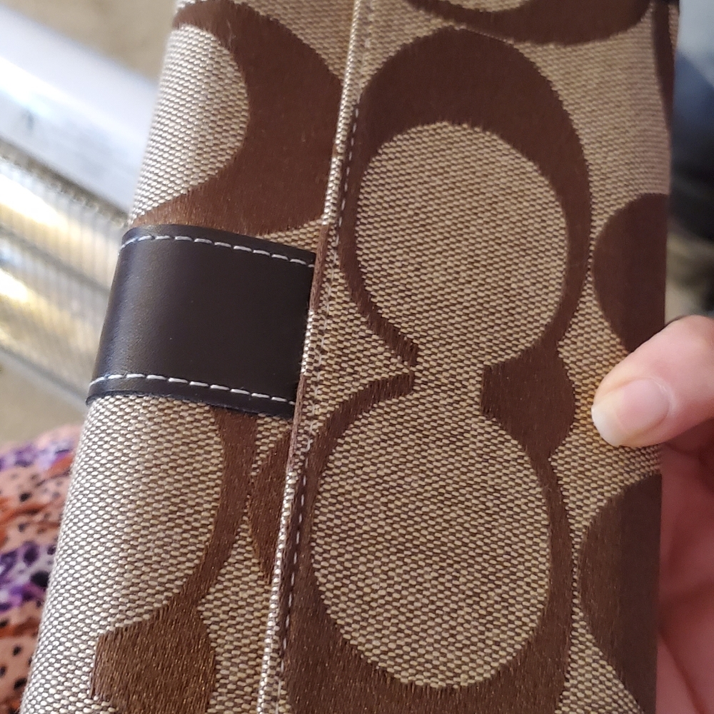 Coach Wallet - Picture 5 of 13